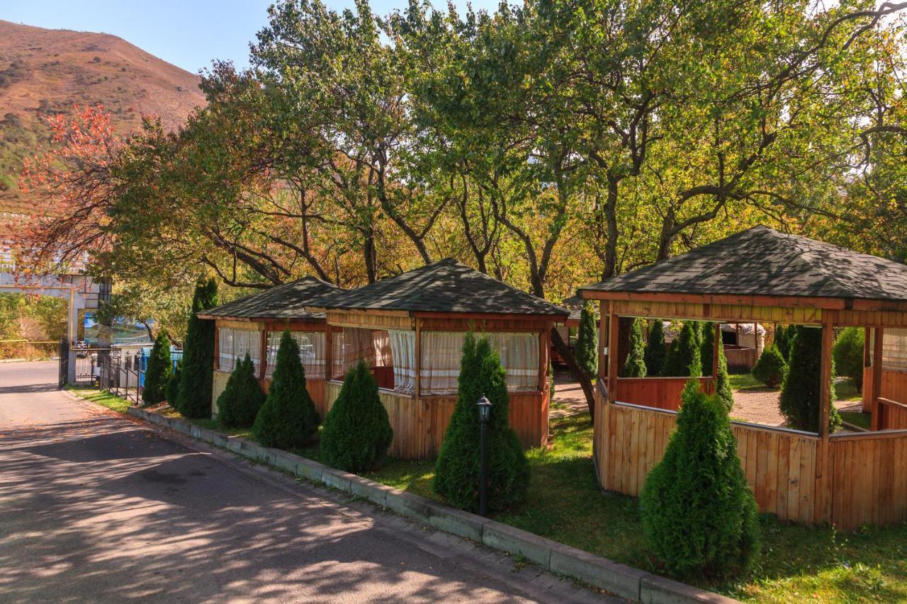 Sunkar Hotel Almaty Exterior foto